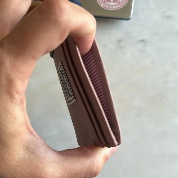 Herschel Light Pink Charlie Wallet / Card Holder - Picture 4 of 4